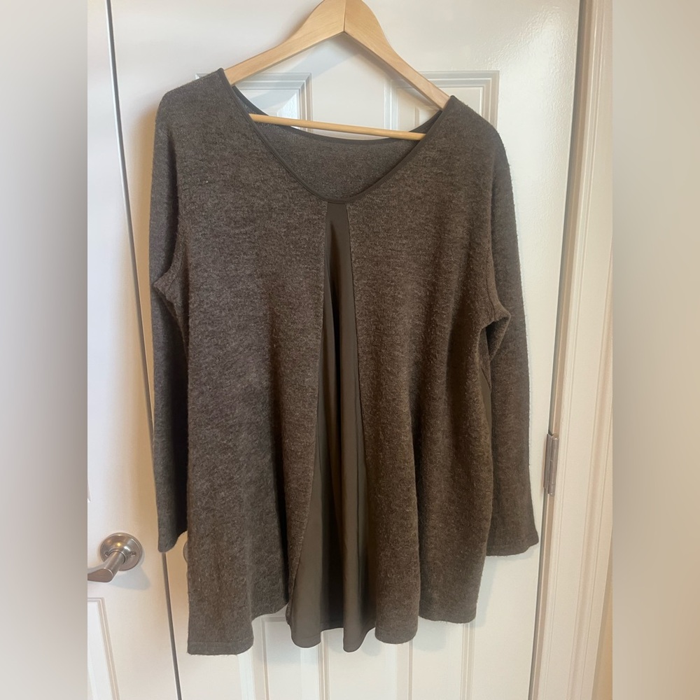 Women's Brown Long Sleeve Sympli Top